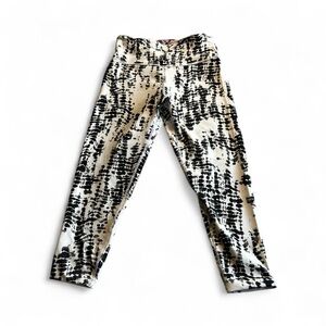 Maika Black and White Patterned Leggings